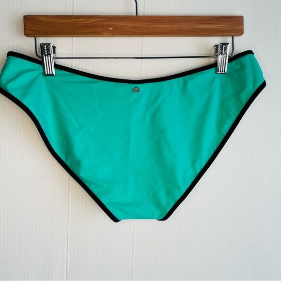 Fabletics Bajan Hipster bikini bottoms NWT size large - Picture 6 of 8